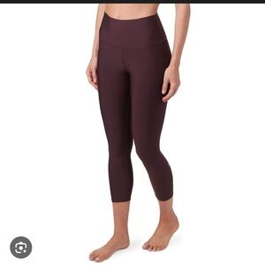 ALO Airlift Capri in Oxblood w/tags